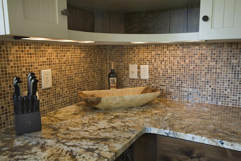 1 Black White And Gold Plaid Ceramic Backsplash Brown Granite Countertops White Painted Wall Mounted Kitchen Cabinet Black Knife Set Large Wooden Varnish