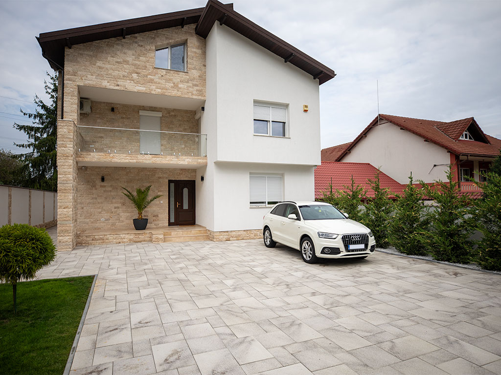 Gradina cu piatra
