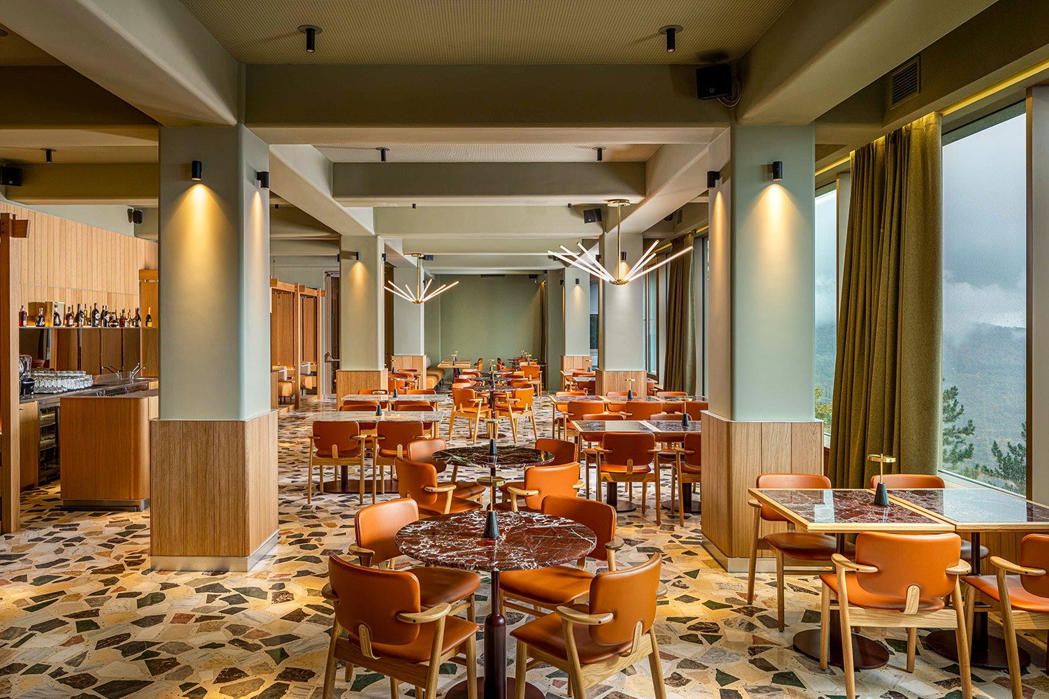 Restaurant Panoramic 01 v2